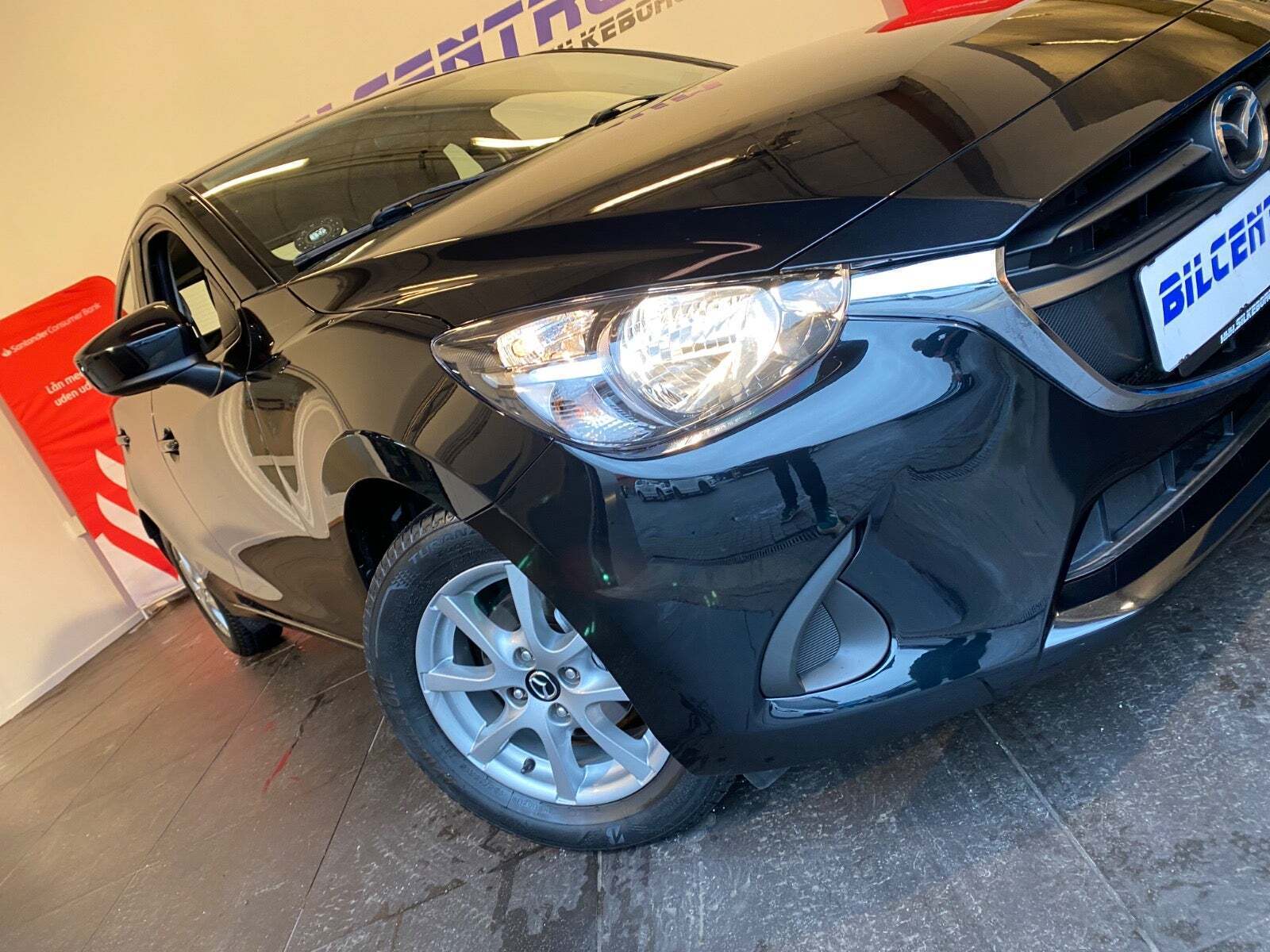 Sort Mazda 2 fra 2015