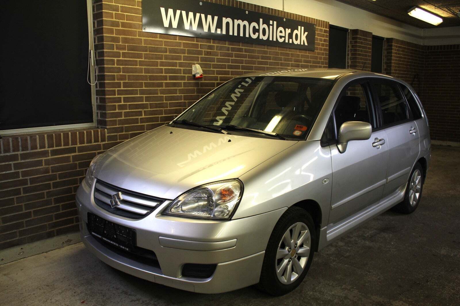 Sølv Suzuki Liana fra 2007