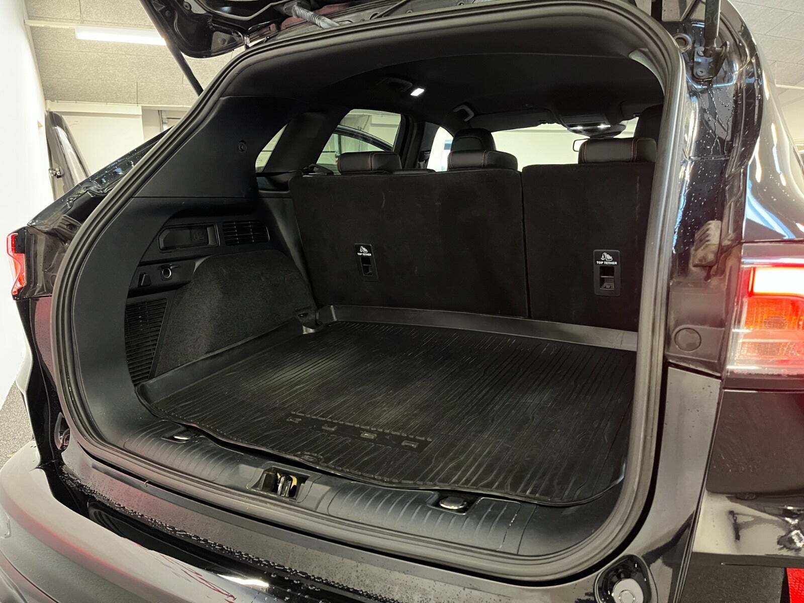 Sort Ford Kuga fra 2020