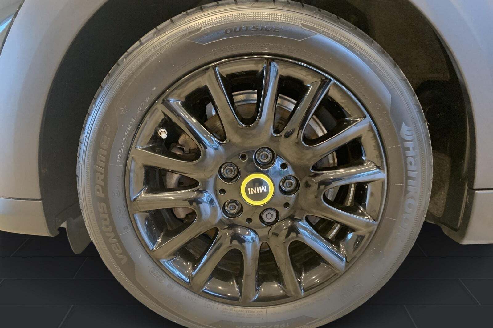 Sort Mini Cooper SE fra 2022