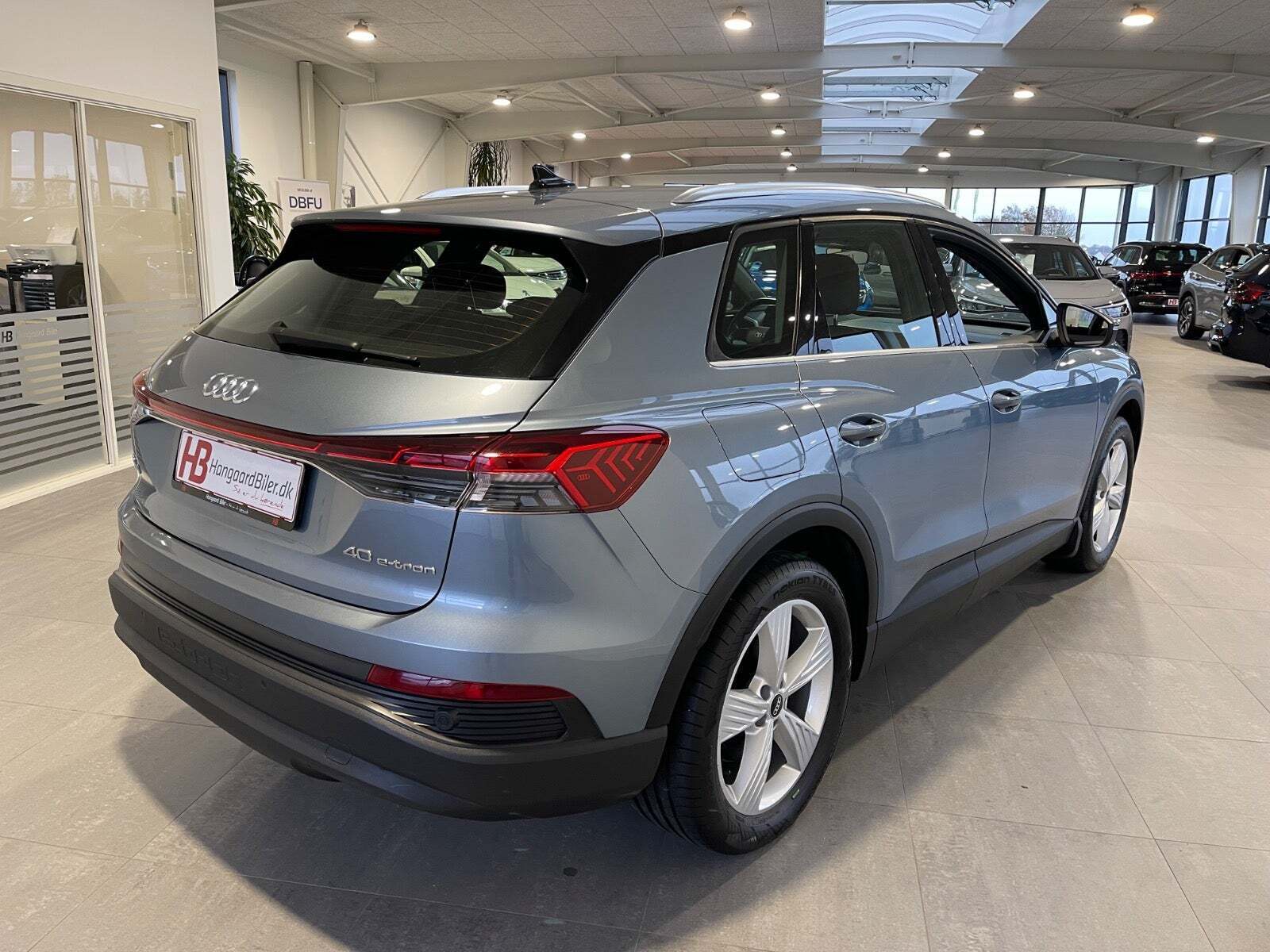 Blå Audi Q4 e-tron fra 2022