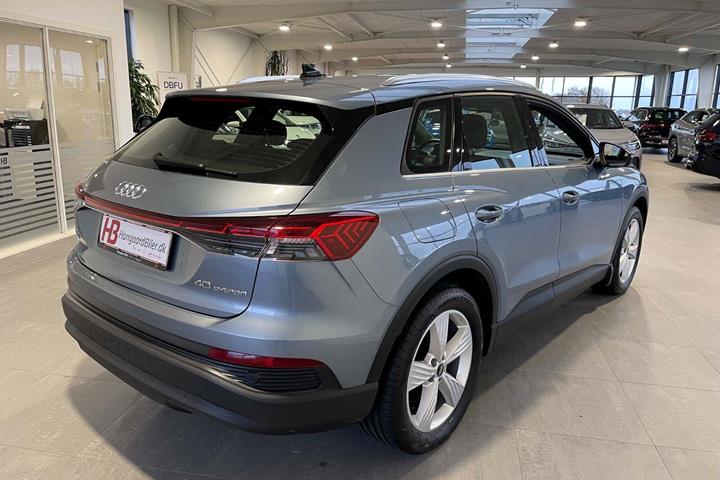 Blå Audi Q4 e-tron fra 2022