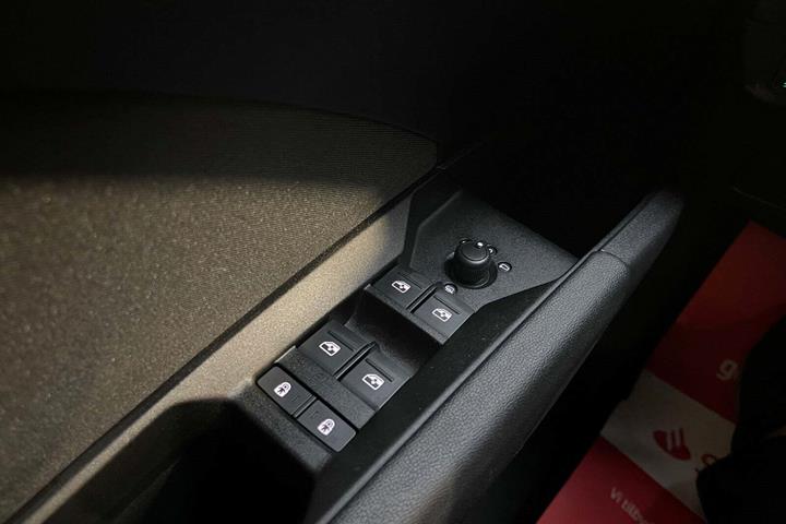 Blå Audi Q4 e-tron fra 2022