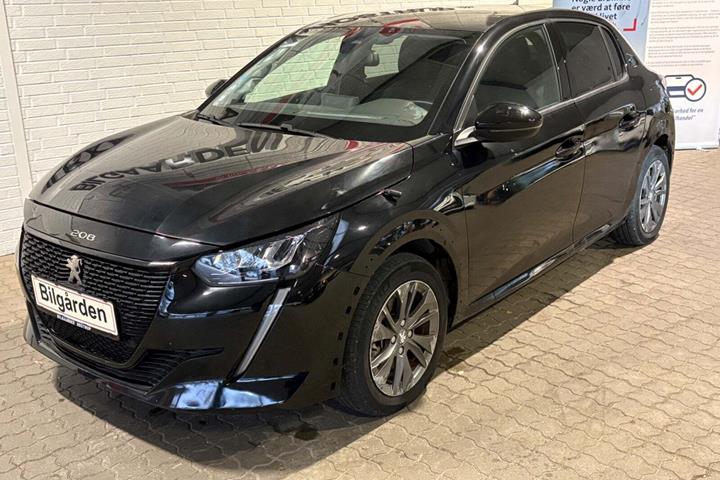 Sort Peugeot e-208 fra 2022 set udefra