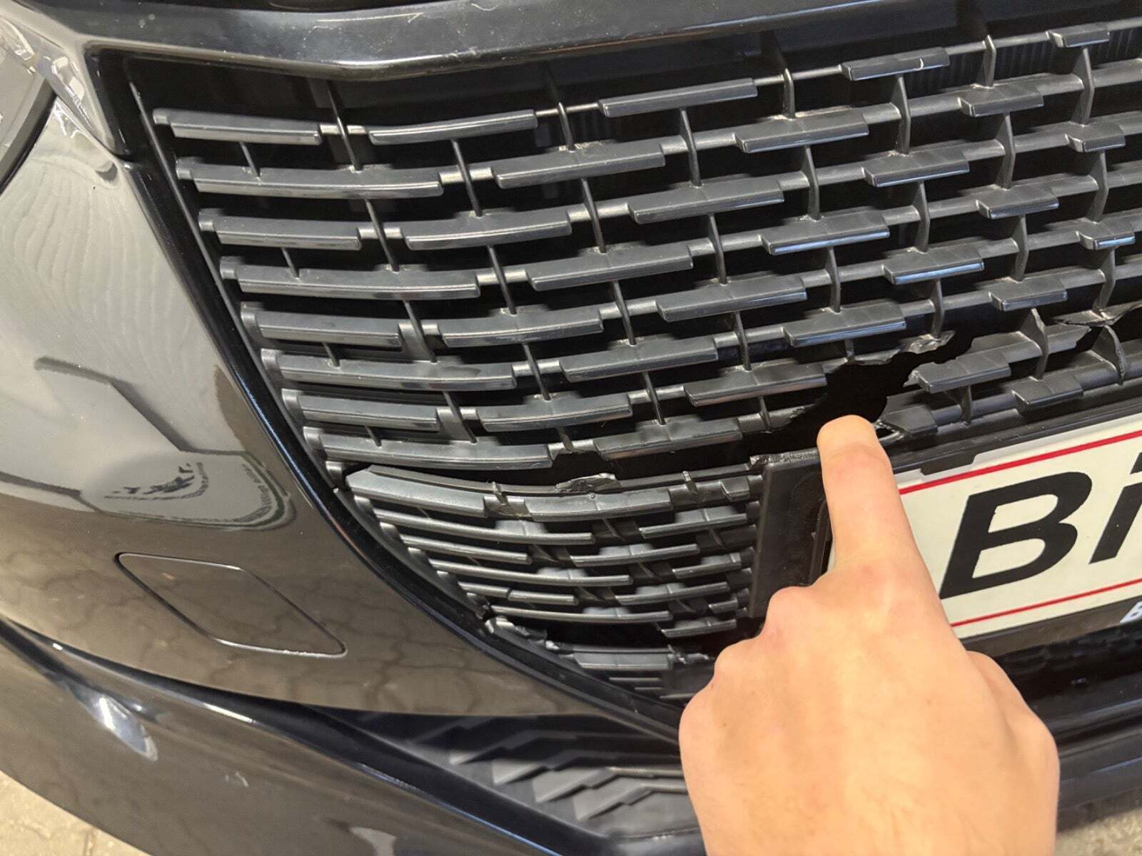 Sort Peugeot e-208 fra 2022