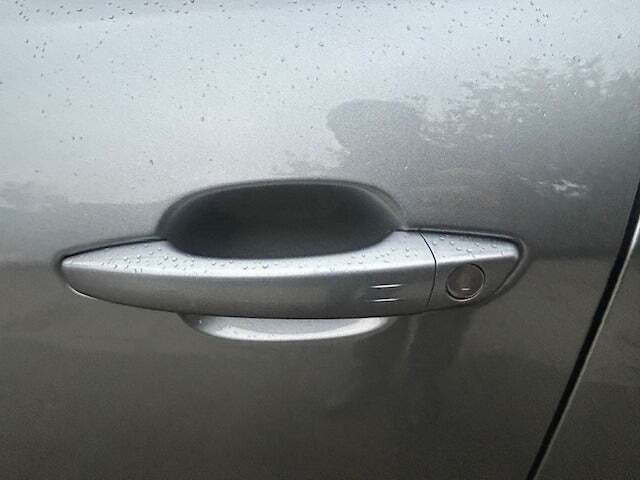 Grå Jeep Avenger fra 2023