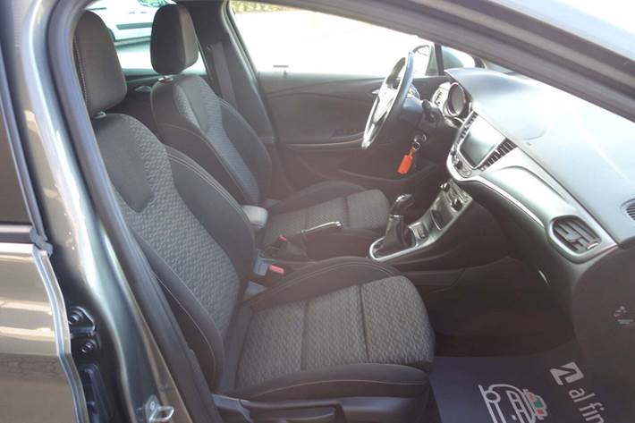 undefined Opel Astra fra 2018