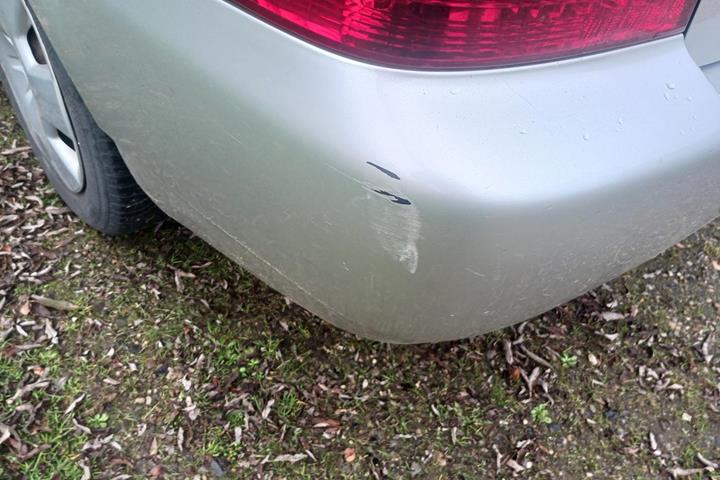 Grå Toyota Corolla fra 2006
