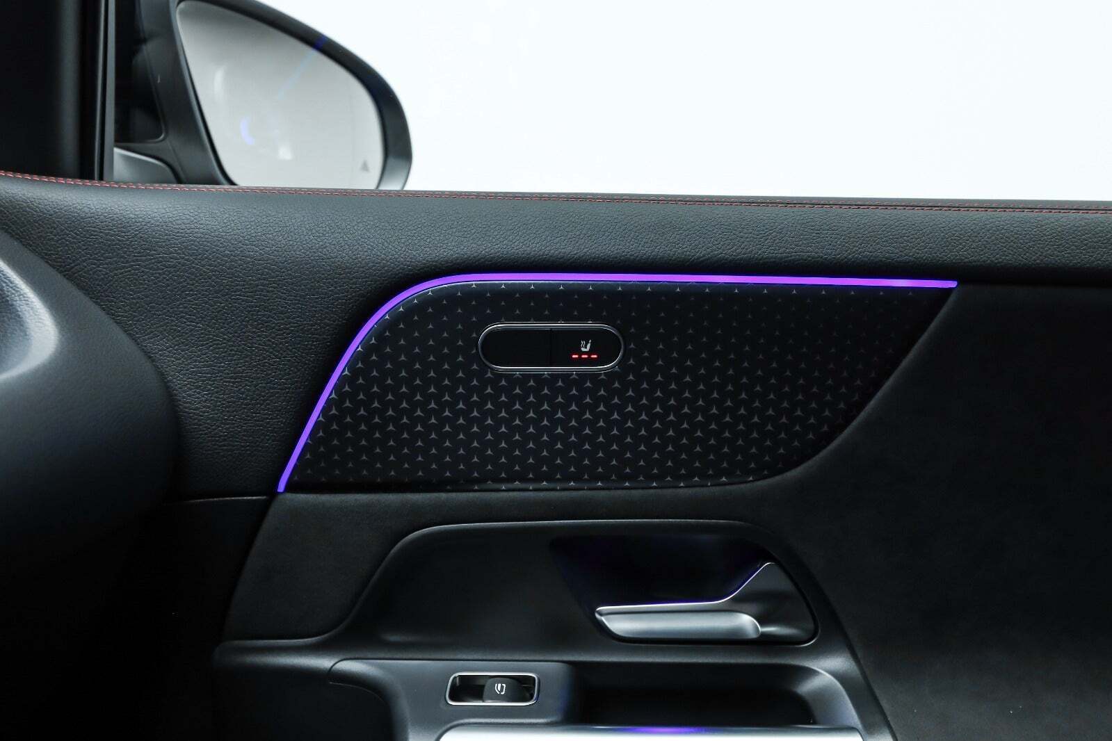 Sort Mercedes EQA250+ fra 2024