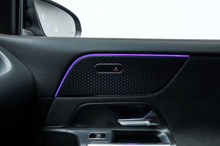 Sort Mercedes EQA250+ fra 2024