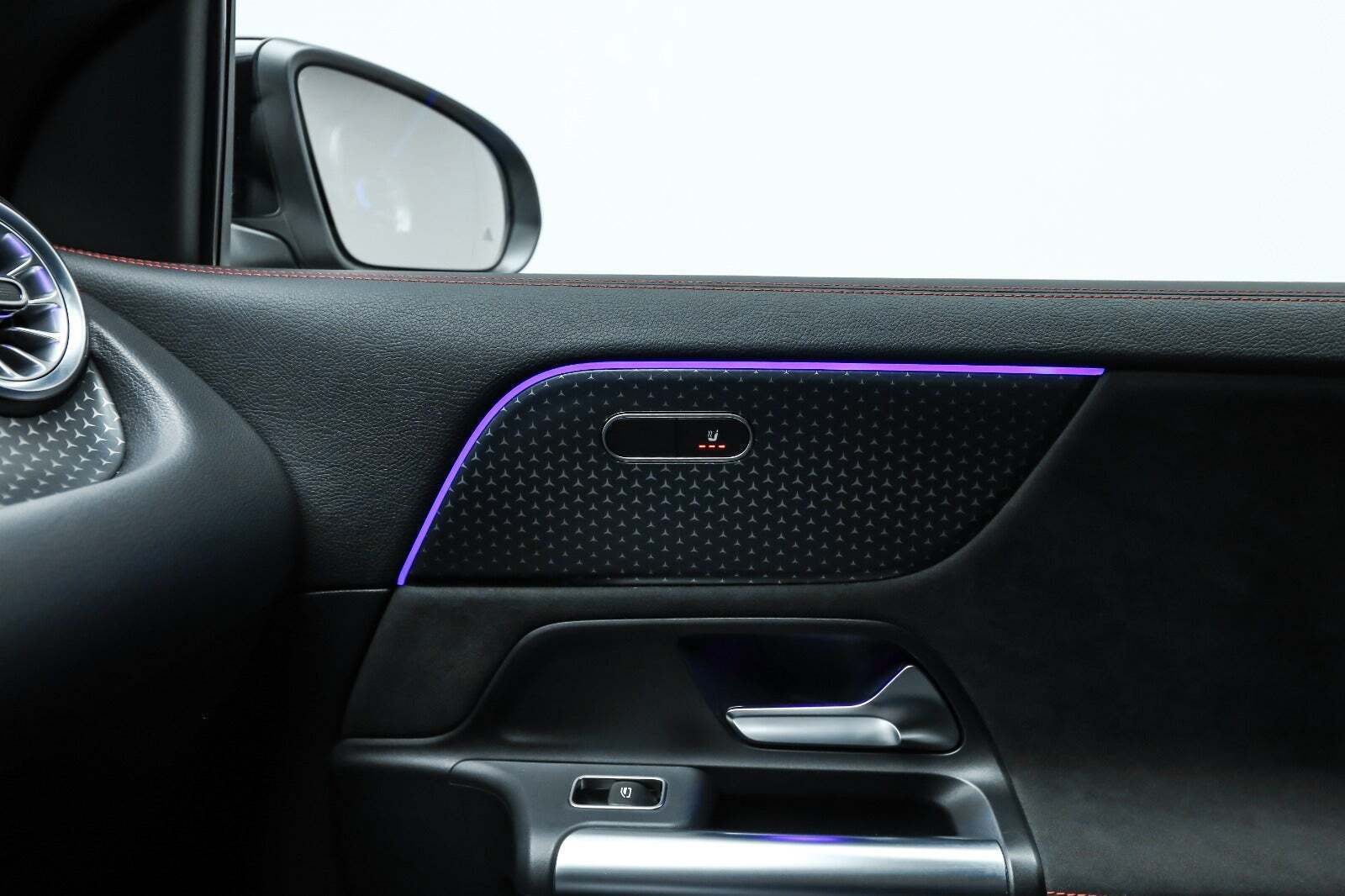 Sort Mercedes EQA250+ fra 2024