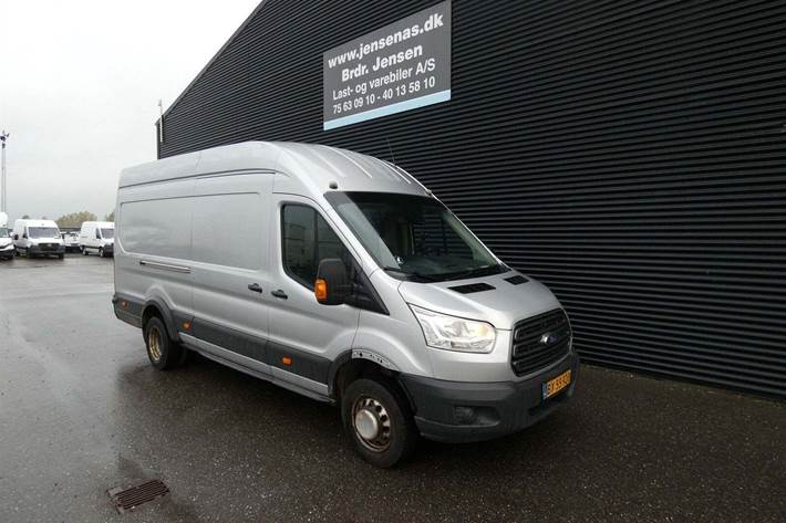 Sølv Ford Transit 470 L4 Van fra 2018 set udefra