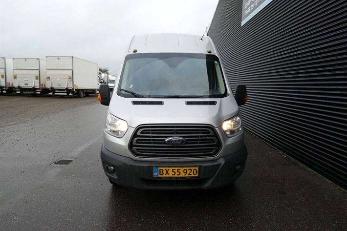 Sølv Ford Transit 470 L4 Van fra 2018 set udefra