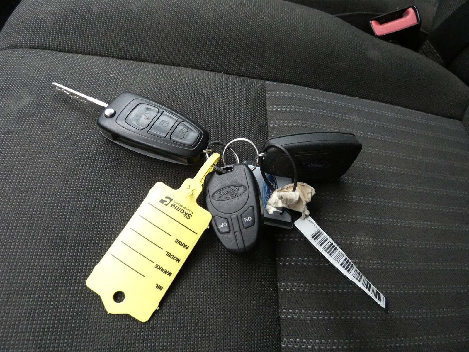 Sølv Ford Transit 470 L4 Van fra 2018 set udefra