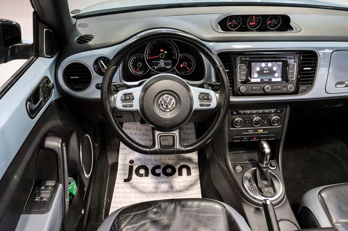 Blå VW The Beetle fra 2013
