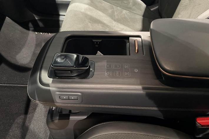 Grøn Nissan Ariya fra 2023