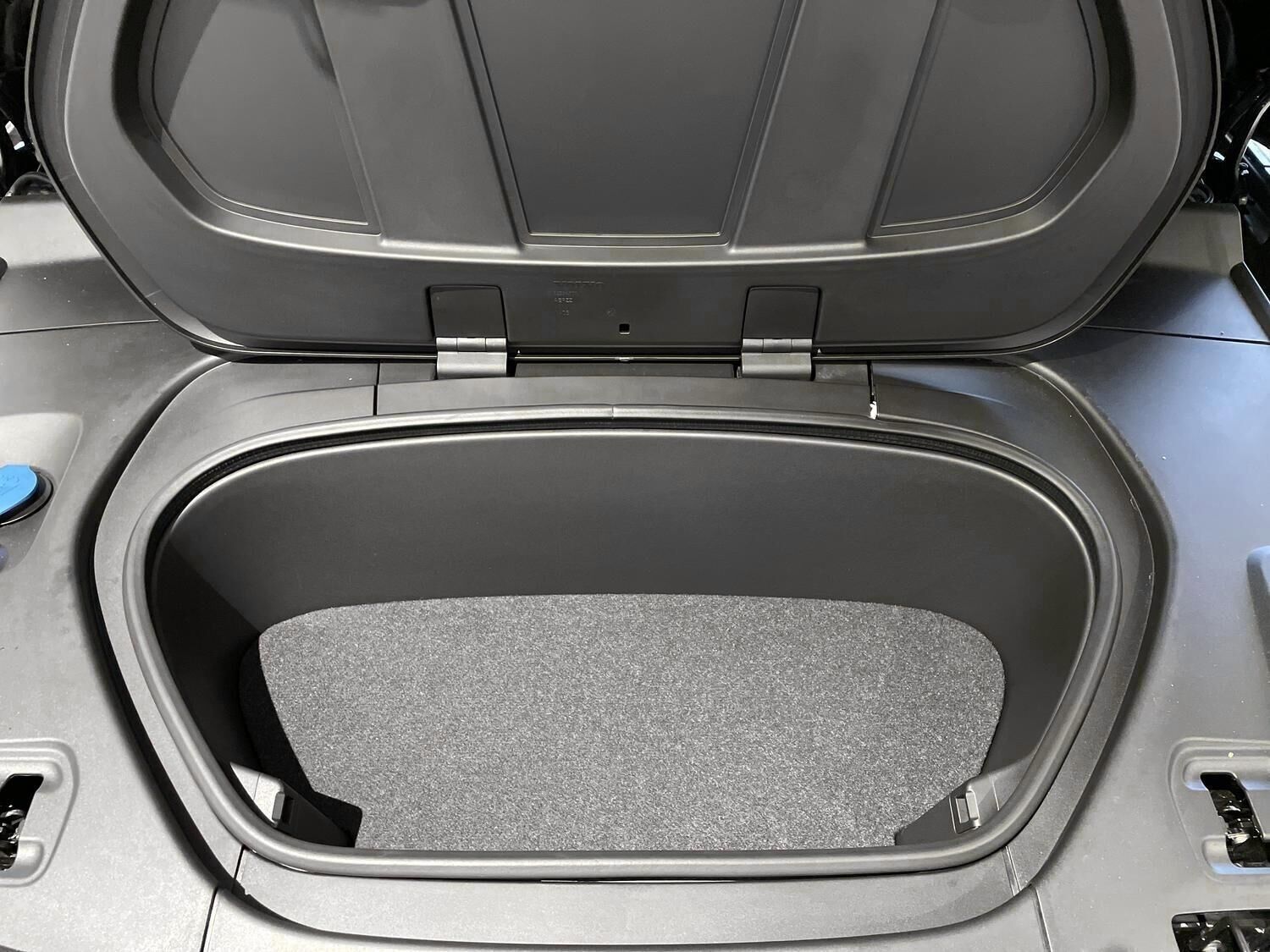 Sort Volvo EX40 fra 2024