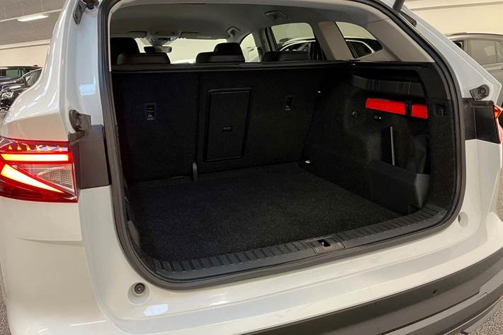 Hvid Skoda Enyaq fra 2022