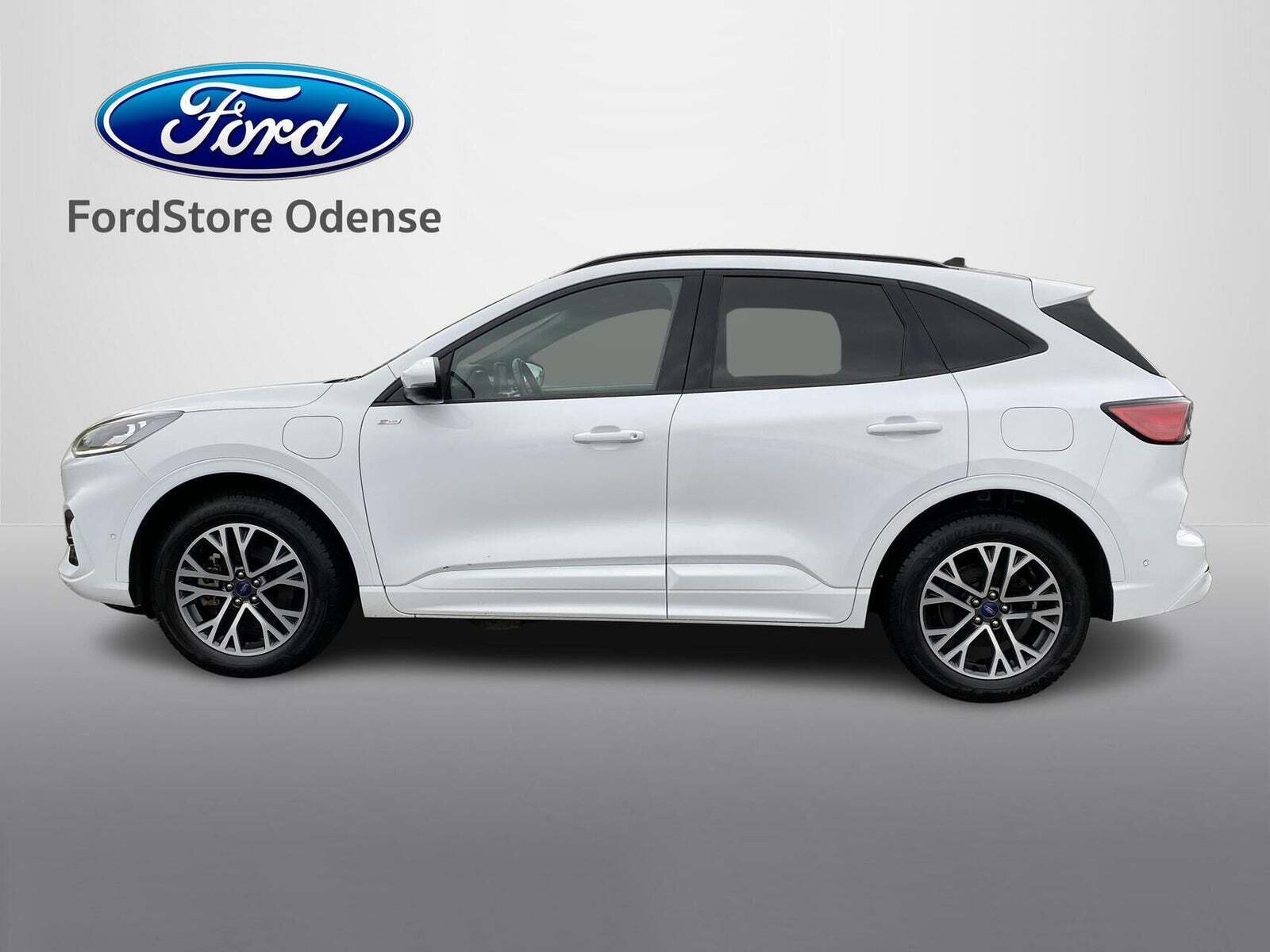 Ford Kuga 2,5 PHEV ST-Line X CVT