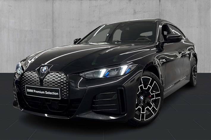 Sort BMW i4 fra 2025 set udefra