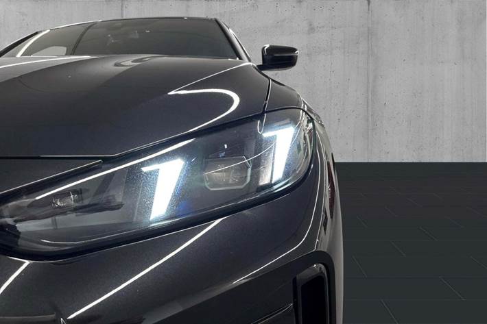 Sort BMW i4 fra 2025