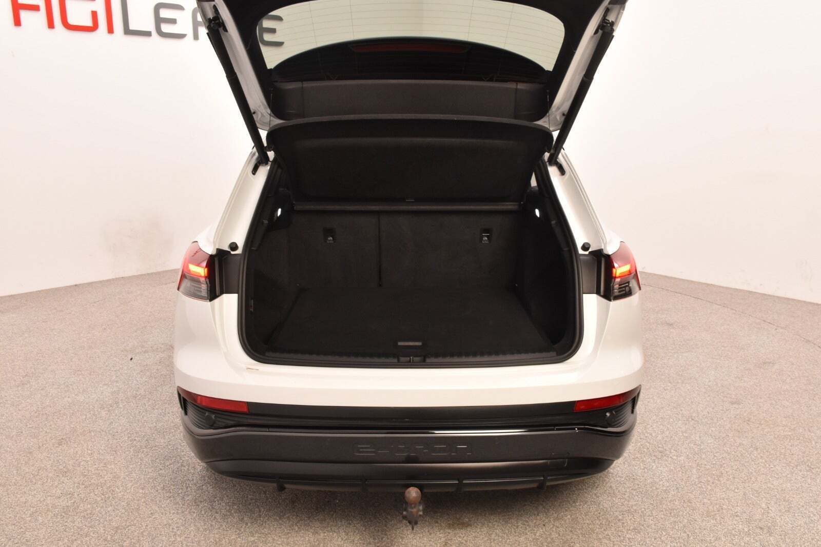 Hvid Audi Q4 e-tron fra 2021