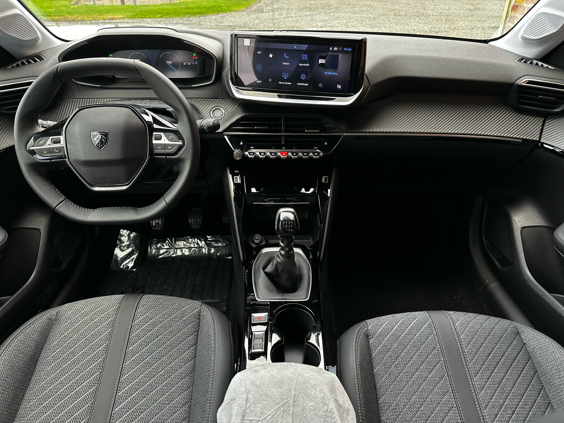 Peugeot 208 1,2 PureTech Allure 100HK 5d 6g