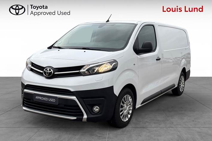 Hvid Toyota ProAce fra 2022 set udefra