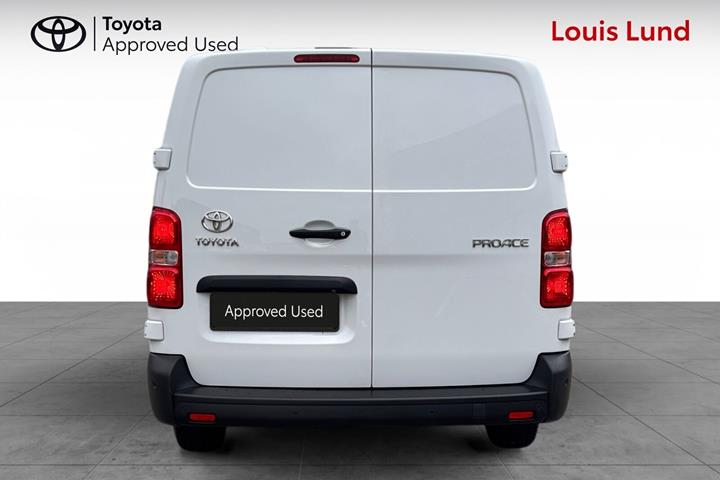 Hvid Toyota ProAce fra 2022