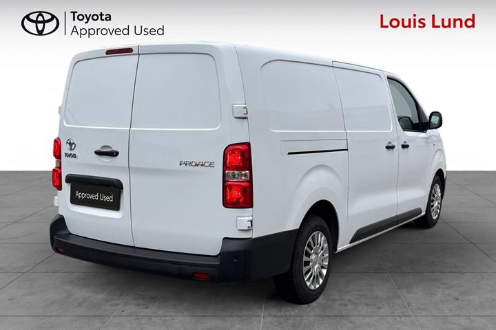 Hvid Toyota ProAce fra 2022
