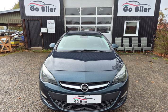 Grøn Opel Astra fra 2015