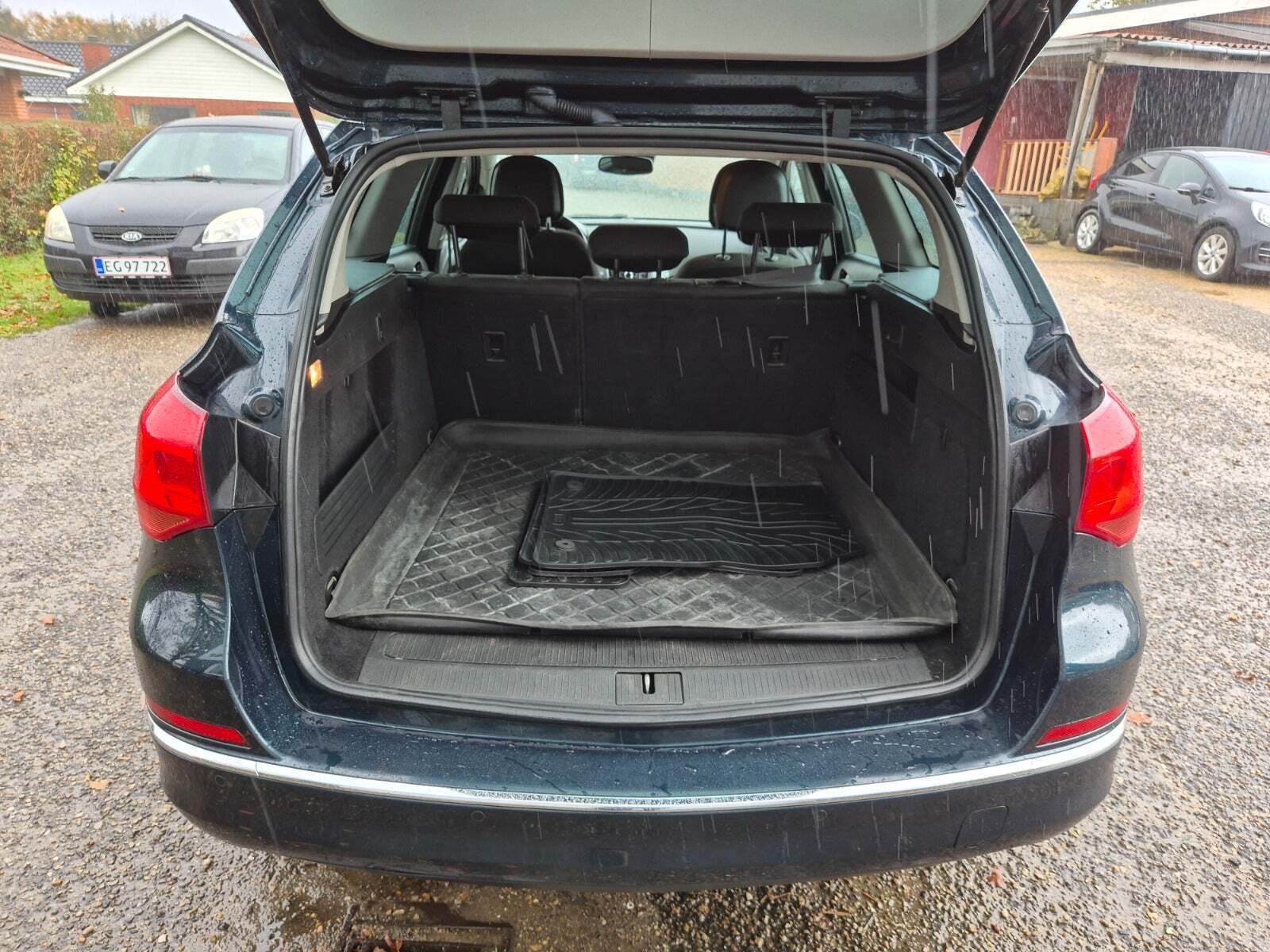 Grøn Opel Astra fra 2015