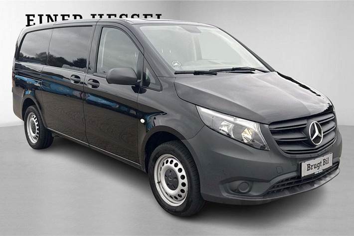 Sort Mercedes Vito 114 fra 2023