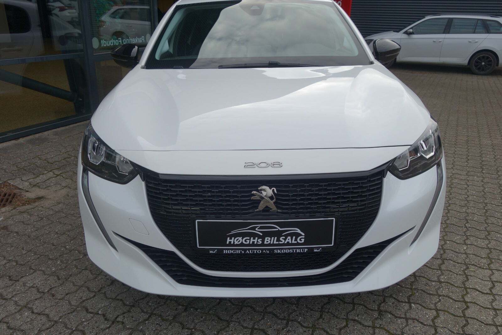 Hvid Peugeot e-208 fra 2023