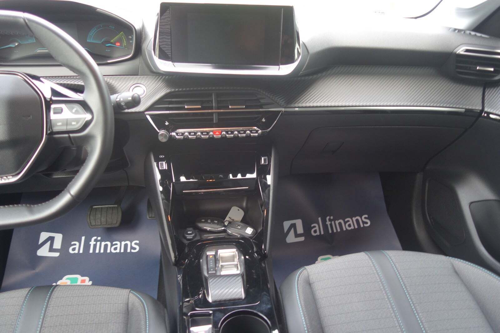 Hvid Peugeot e-208 fra 2023
