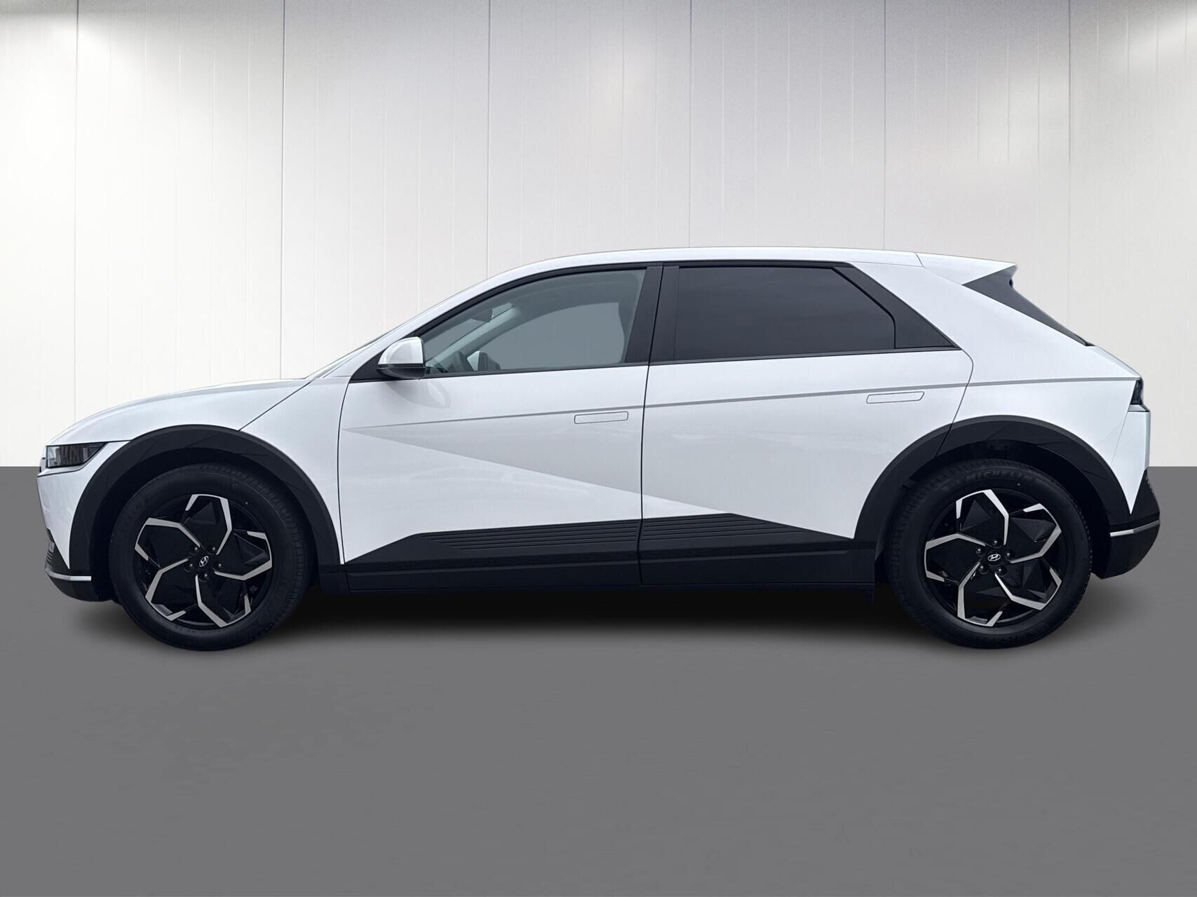 Hyundai Ioniq 5 Electric 77,4 kWh Essential 229HK 5d Aut.