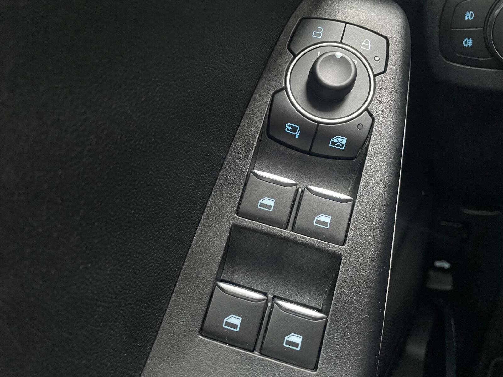 Hvid Ford Puma fra 2022