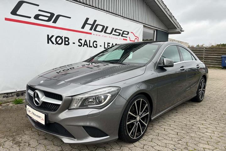 Grå Mercedes CLA200 fra 2015 set udefra