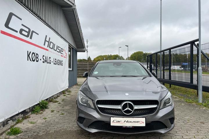 Grå Mercedes CLA200 fra 2015