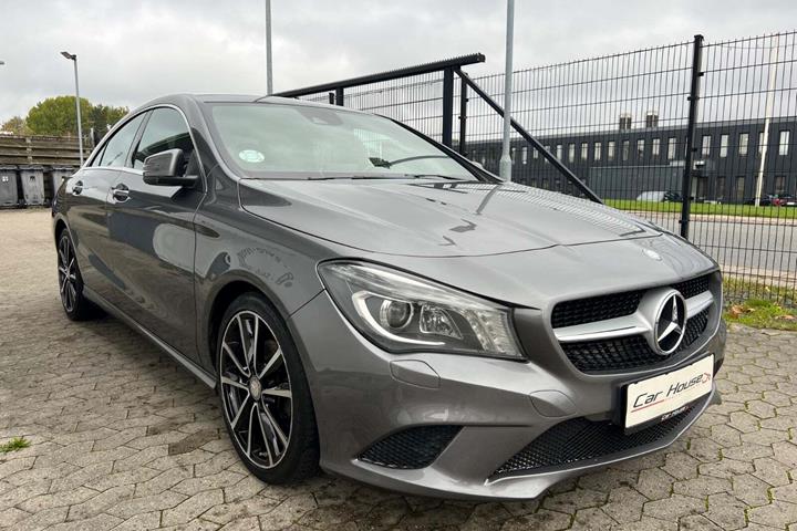 Grå Mercedes CLA200 fra 2015
