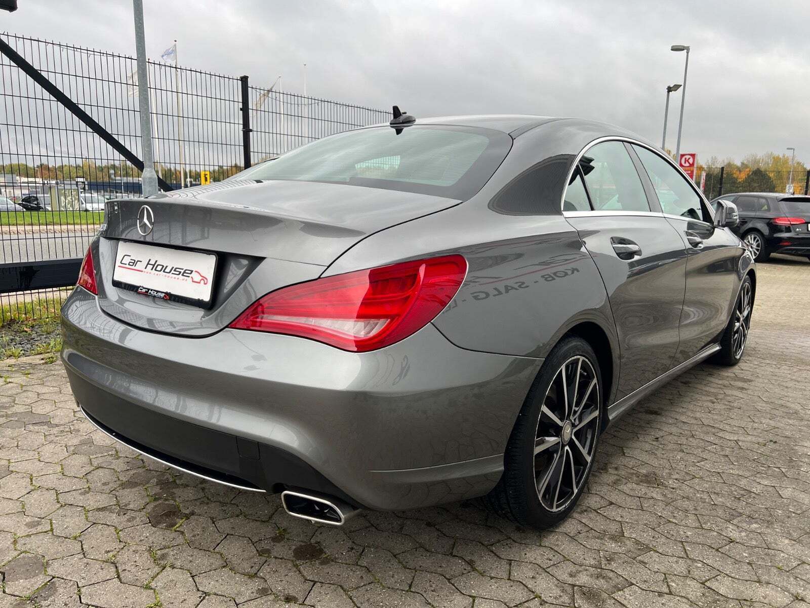 Grå Mercedes CLA200 fra 2015