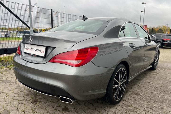 Grå Mercedes CLA200 fra 2015