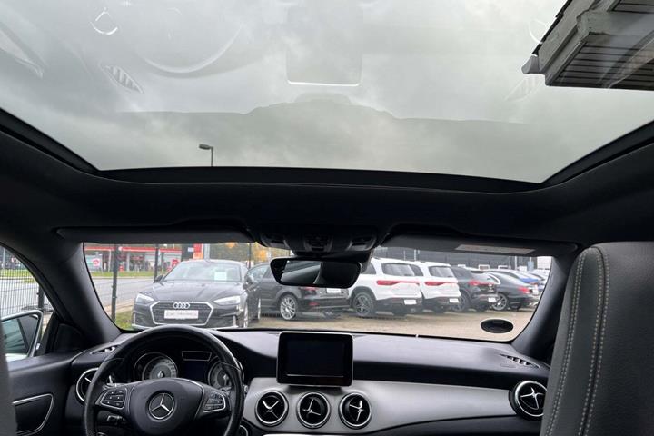Grå Mercedes CLA200 fra 2015