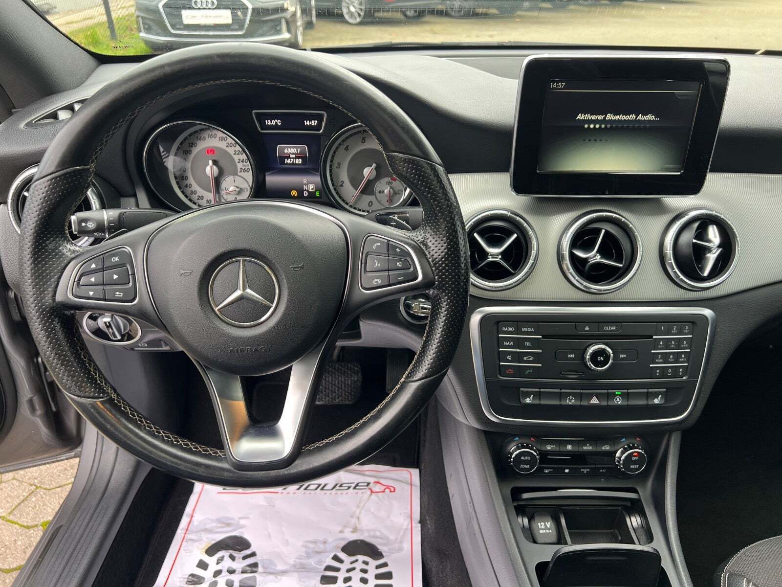 Grå Mercedes CLA200 fra 2015