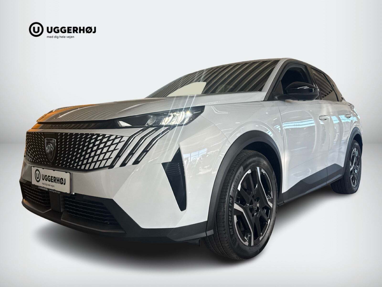Hvid Peugeot e-3008 fra 2024 set udefra