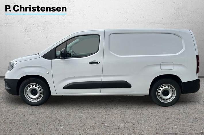 Hvid Opel Combo-e fra 2023
