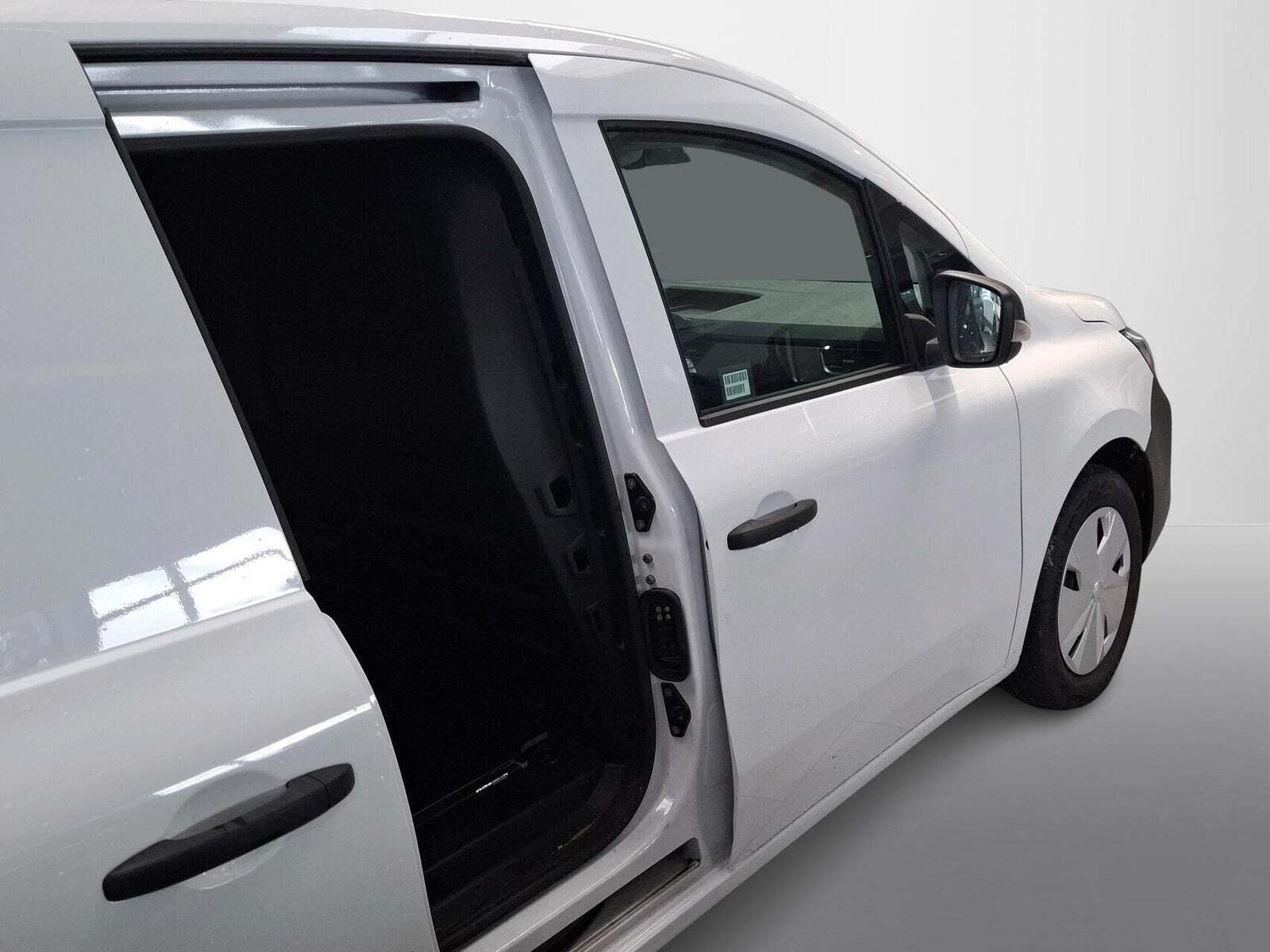 Hvid Nissan Townstar fra 2023