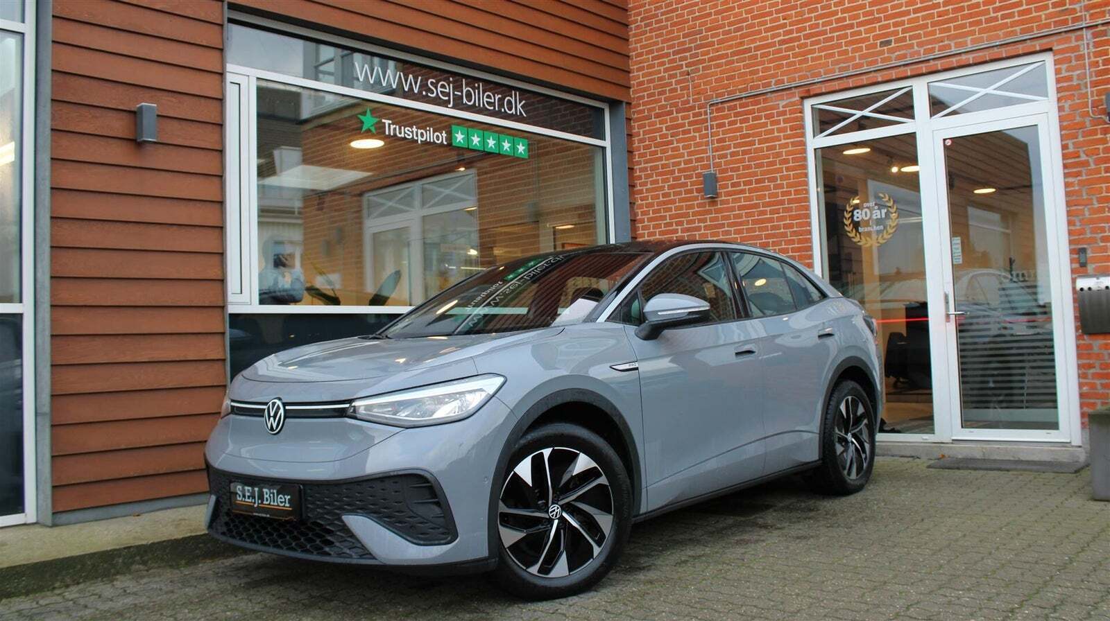 Grå VW ID.5 fra 2022 set udefra