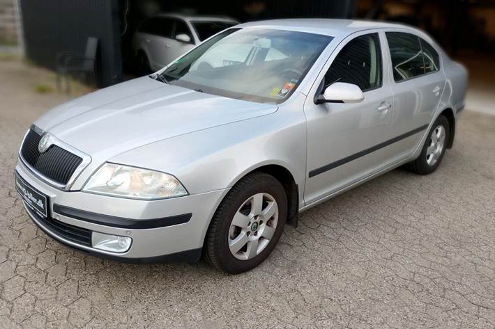 undefined Skoda Octavia fra 2006 set udefra