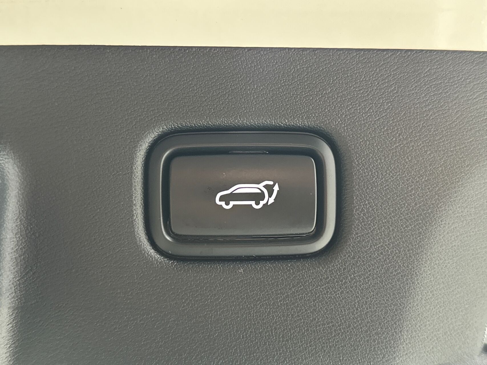 Hvid Kia EV6 fra 2024